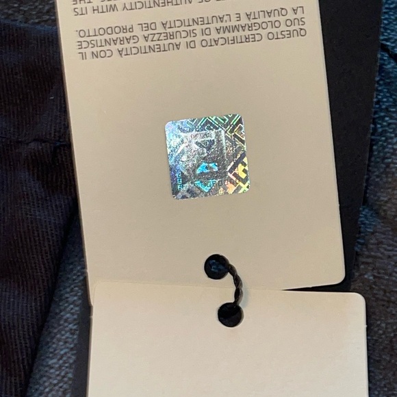 Fendi Preloved EarPod holder 100% authentic color is yellow with silver hardware - Picture 9 of 9